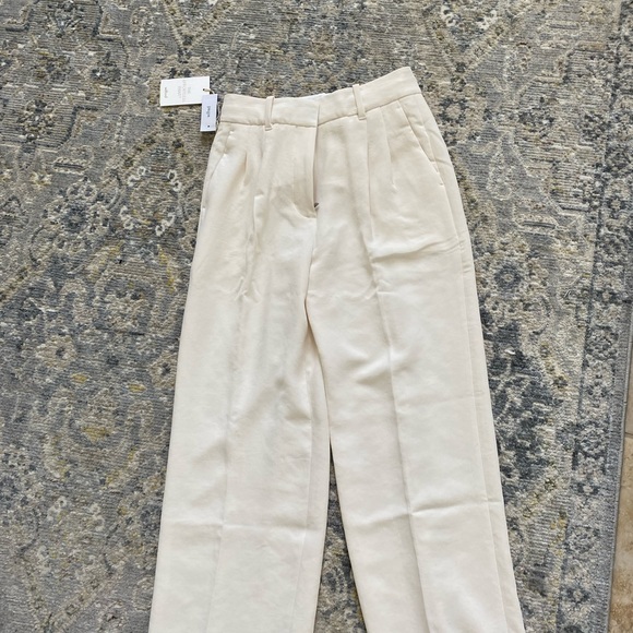 Aritzia Effortless Pants Light Birch - Picture 4 of 4